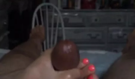 Cậu bé, cô gái phim sex nhat ban gai 18 hút thuốc emmy