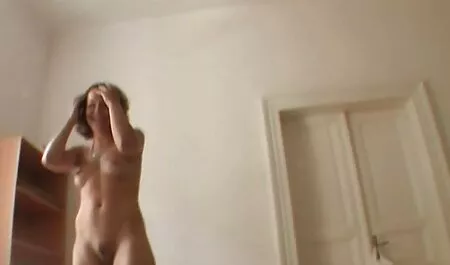 Ava Adams đã phim xes nhât ban ngủ với người yêu của mình