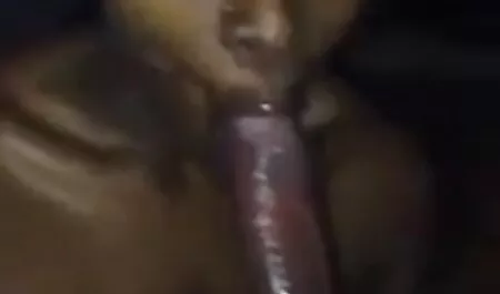 Gã diễn xuất với cô gái tóc vàng. sex nhat ban hoat hinh